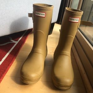 Short Hunter Boots in Mustard Tan